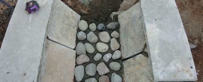 اجرای جوب آبنما سنگ رودخانه ای-Implementation of river stone fountain job